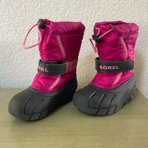 Used girls Sorel snow boots